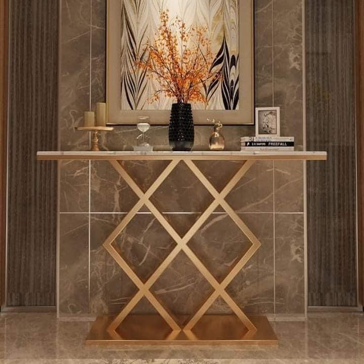 Decorative metal shield - La Joie